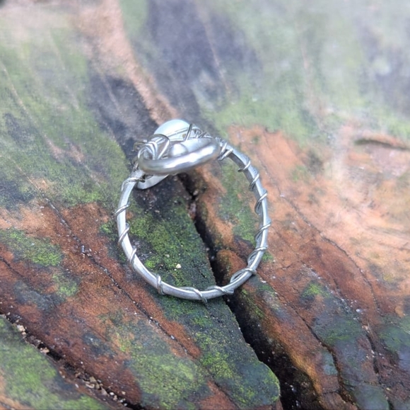 Handmade Wire Wrapped Pearl Ring - Picture 4 of 5